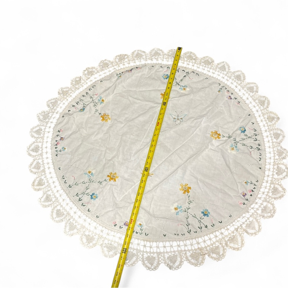 Vintage Floral Embroidered Dresser Scarf Doily‎ Round Tablecloth Crochet Trim - Picture 7 of 7